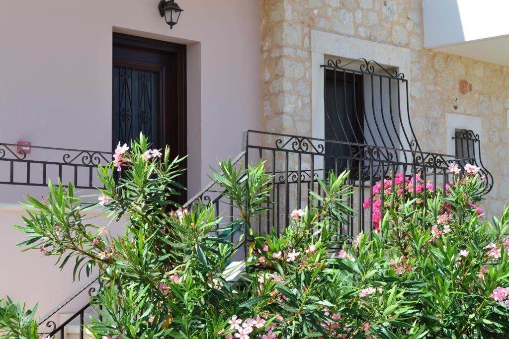 Olive Coast Suites Palekastro Exterior foto